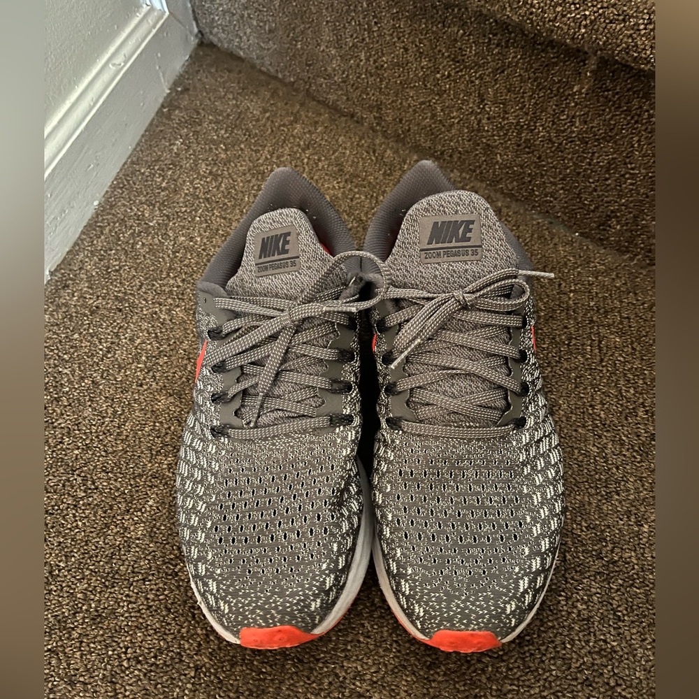 Mens Nike Sneakers size 9.5
